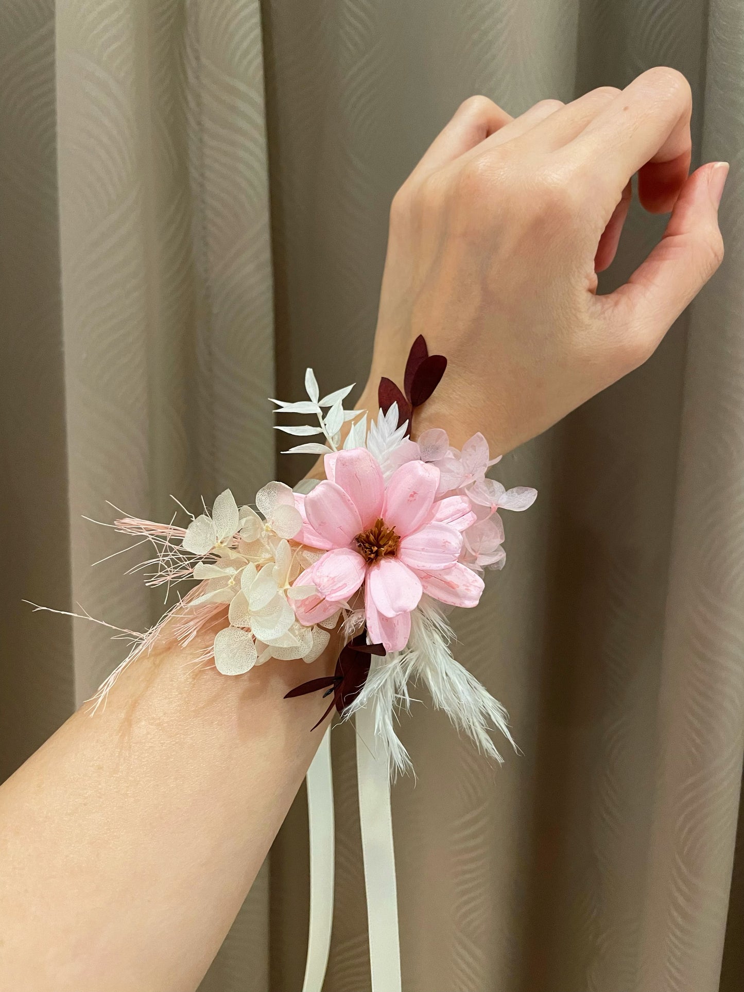 櫻花粉永生胸花 / 手腕花