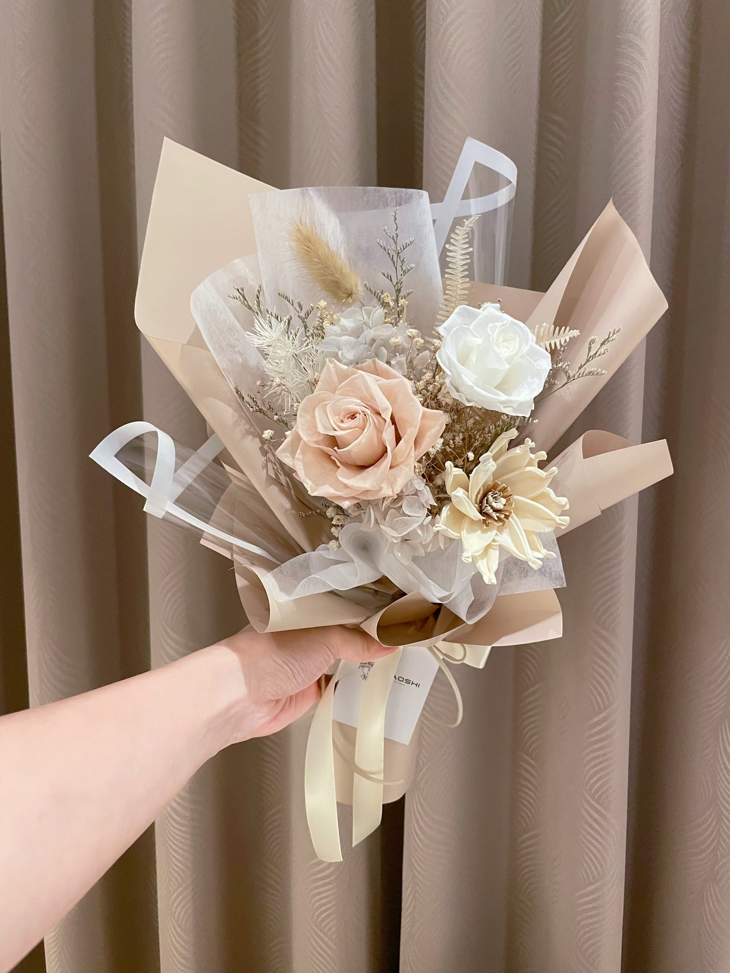 奶茶色永生花束