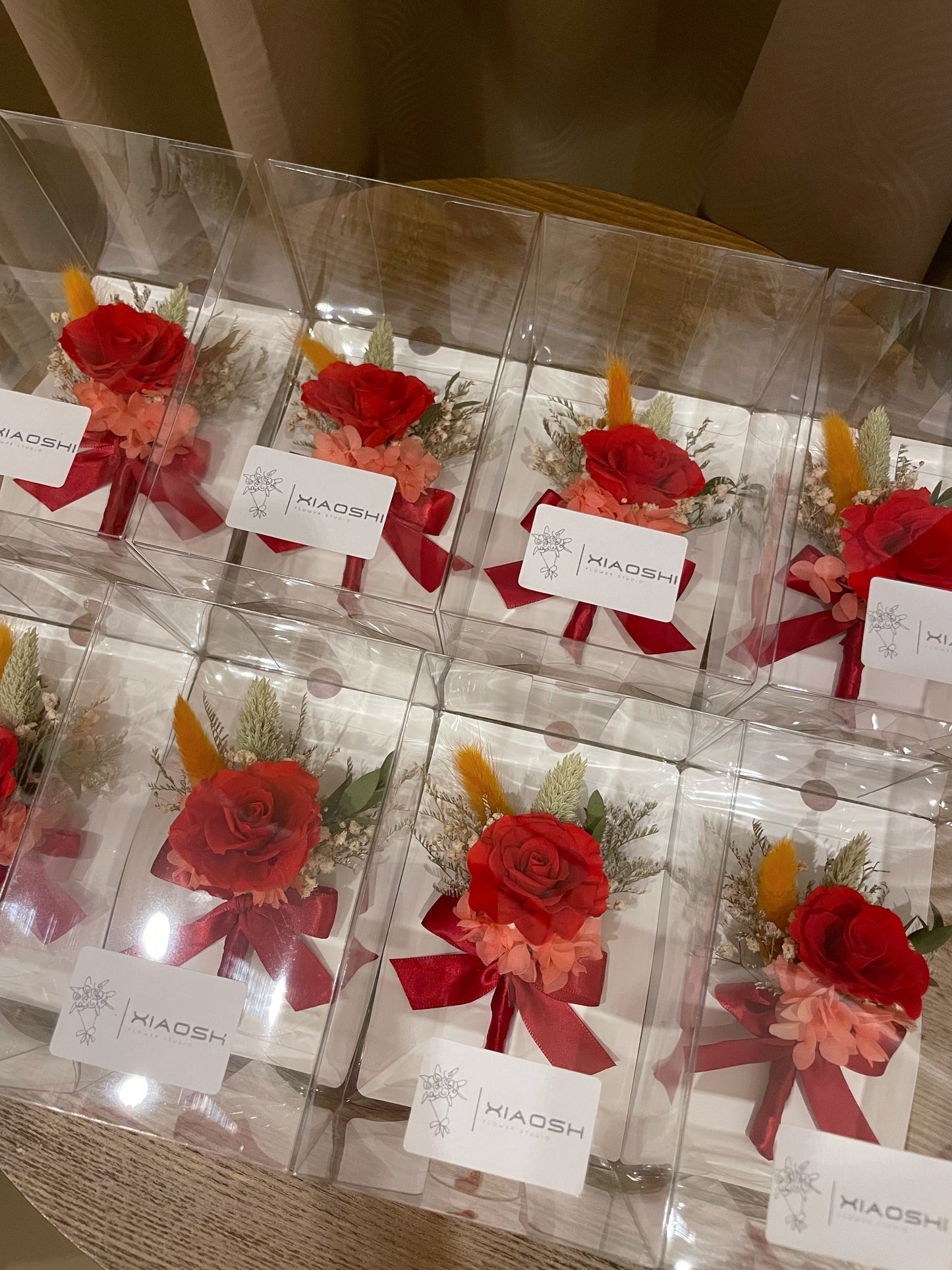 經典紅永生胸花