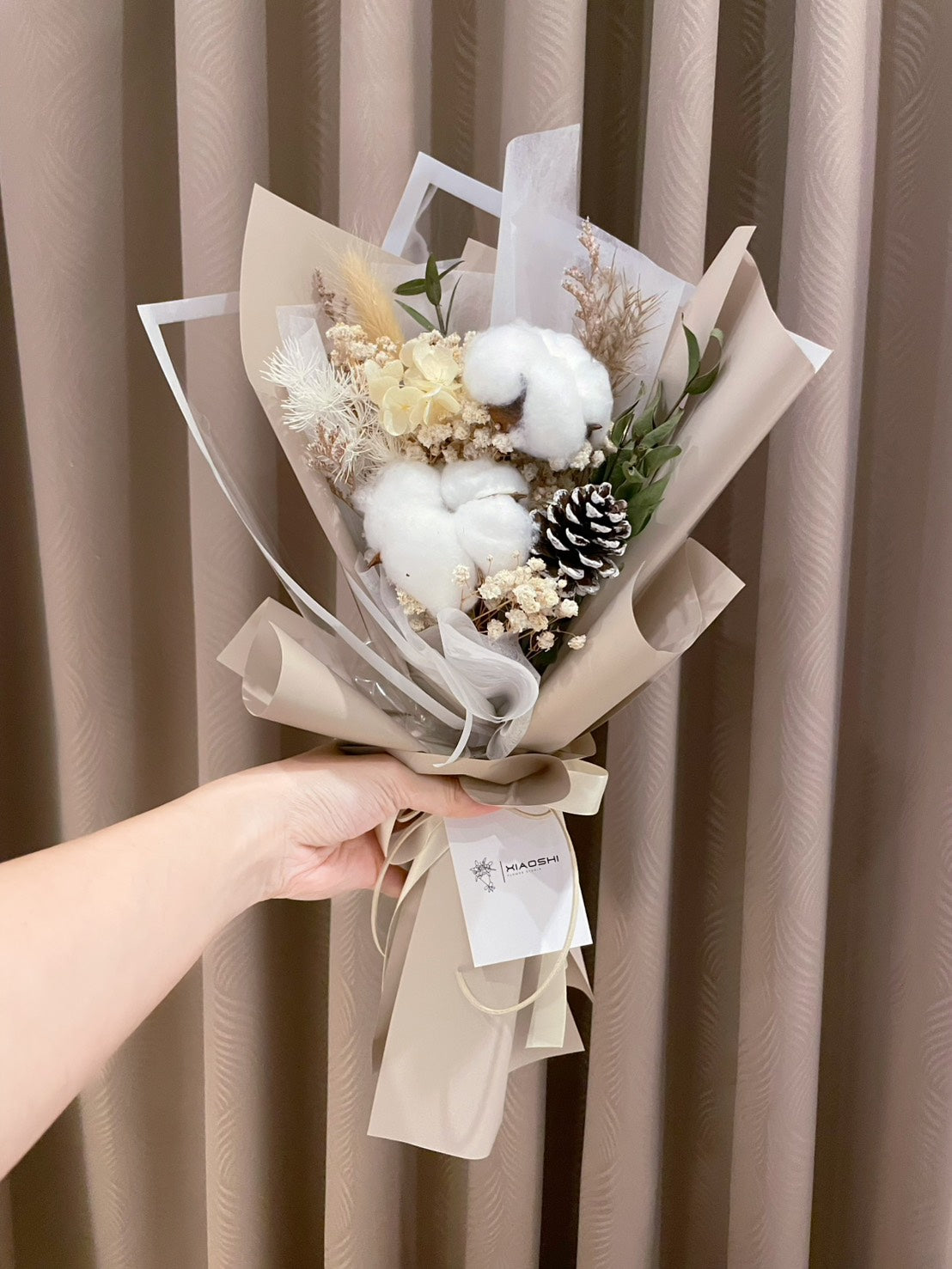奶茶色棉花花束