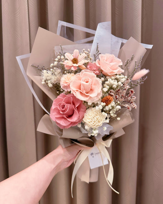 奶茶柔粉永生花束