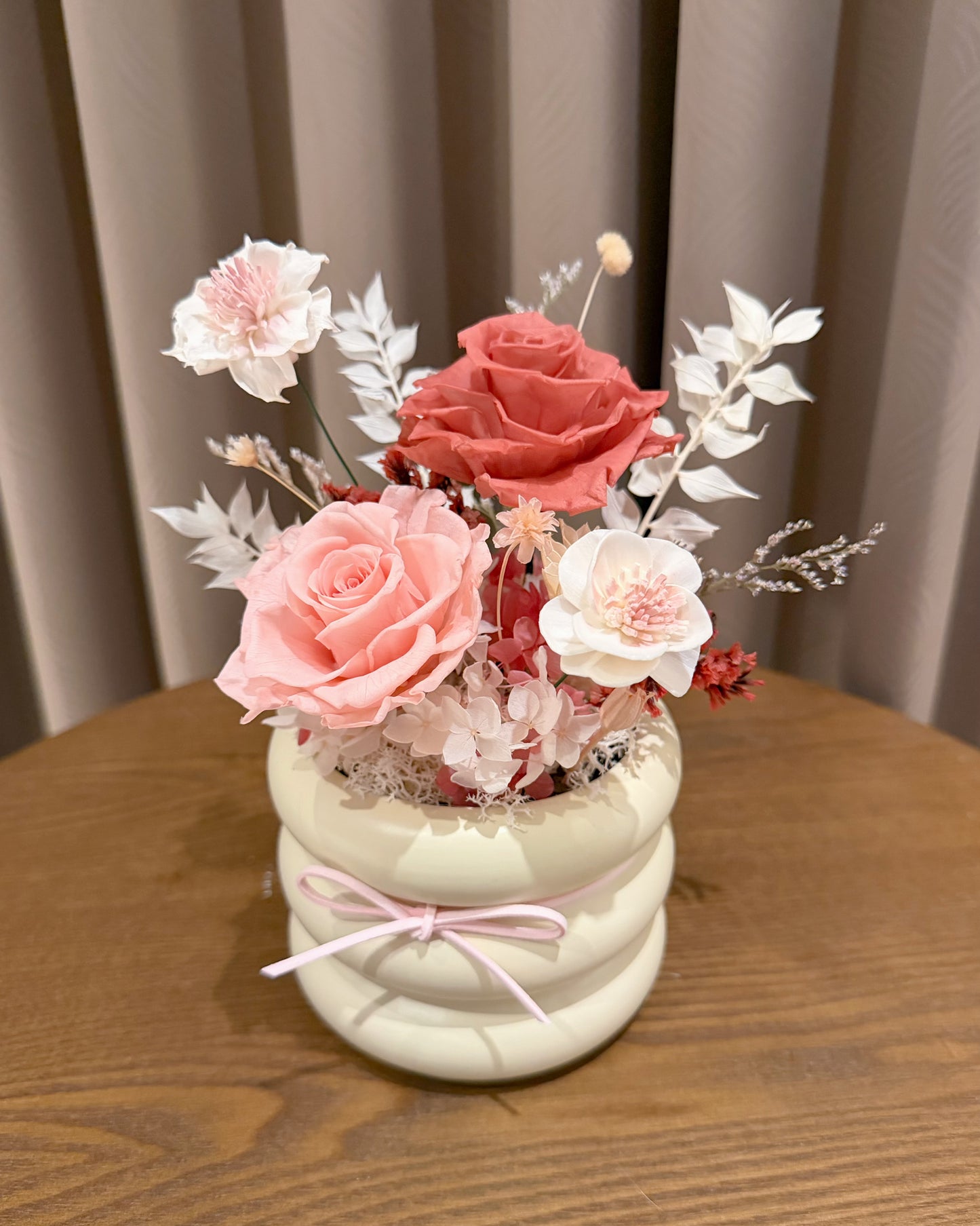 裸粉永生盆花