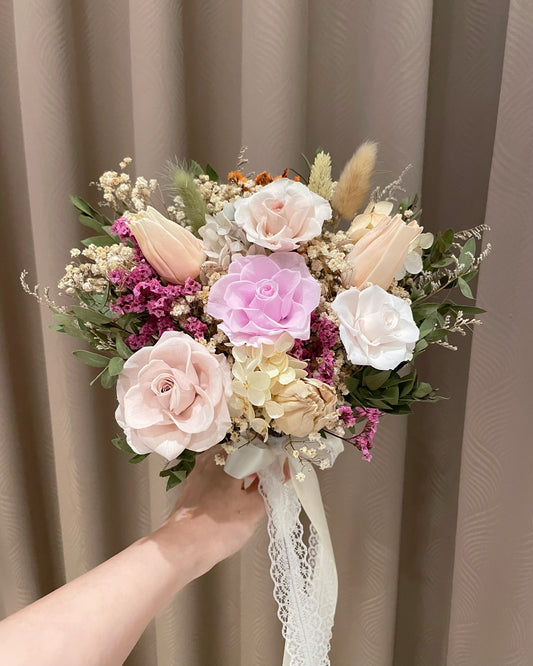 淺粉乾燥鬱金香捧花